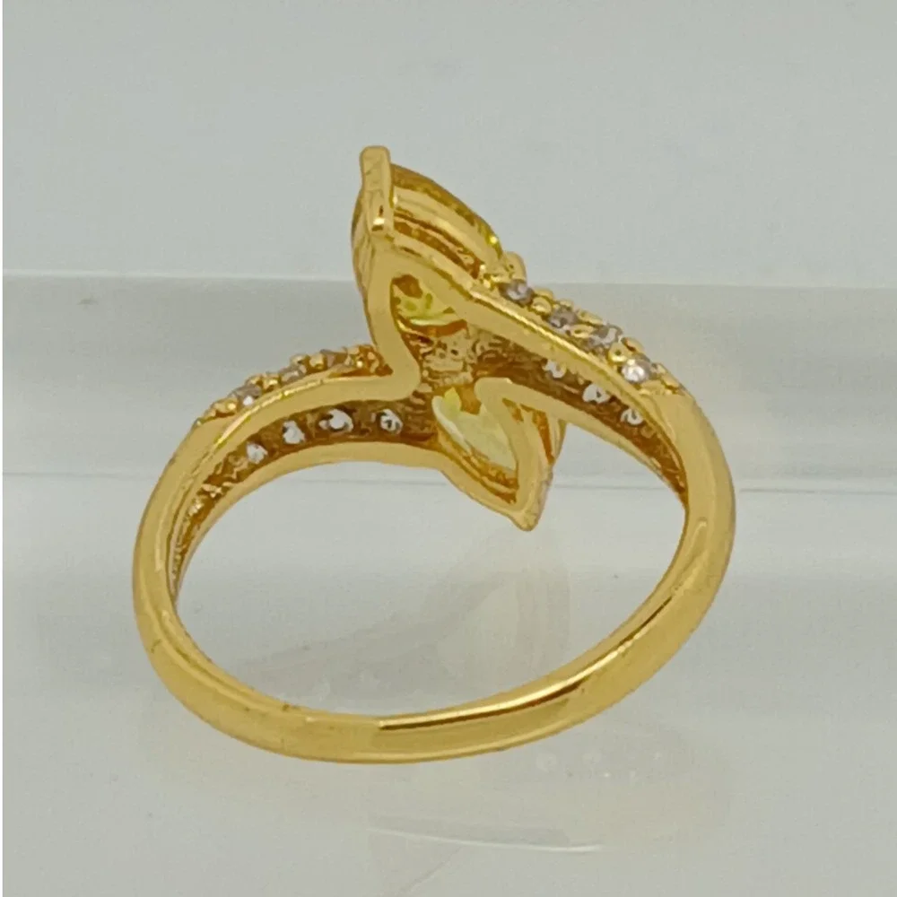 Vintage Gold Tone Yellow Pear Cut Bypass Cocktail Ring Size 6.25 Butterfly Style